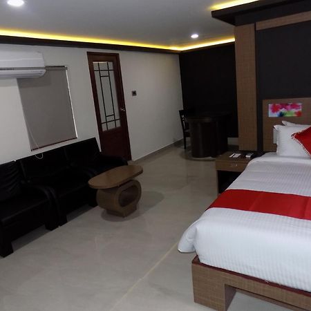 Hotel A J Park Alappuzha Экстерьер фото