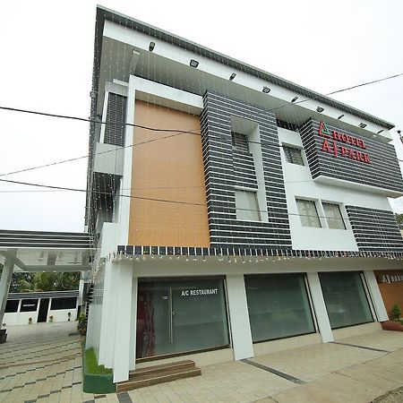 Hotel A J Park Alappuzha Экстерьер фото