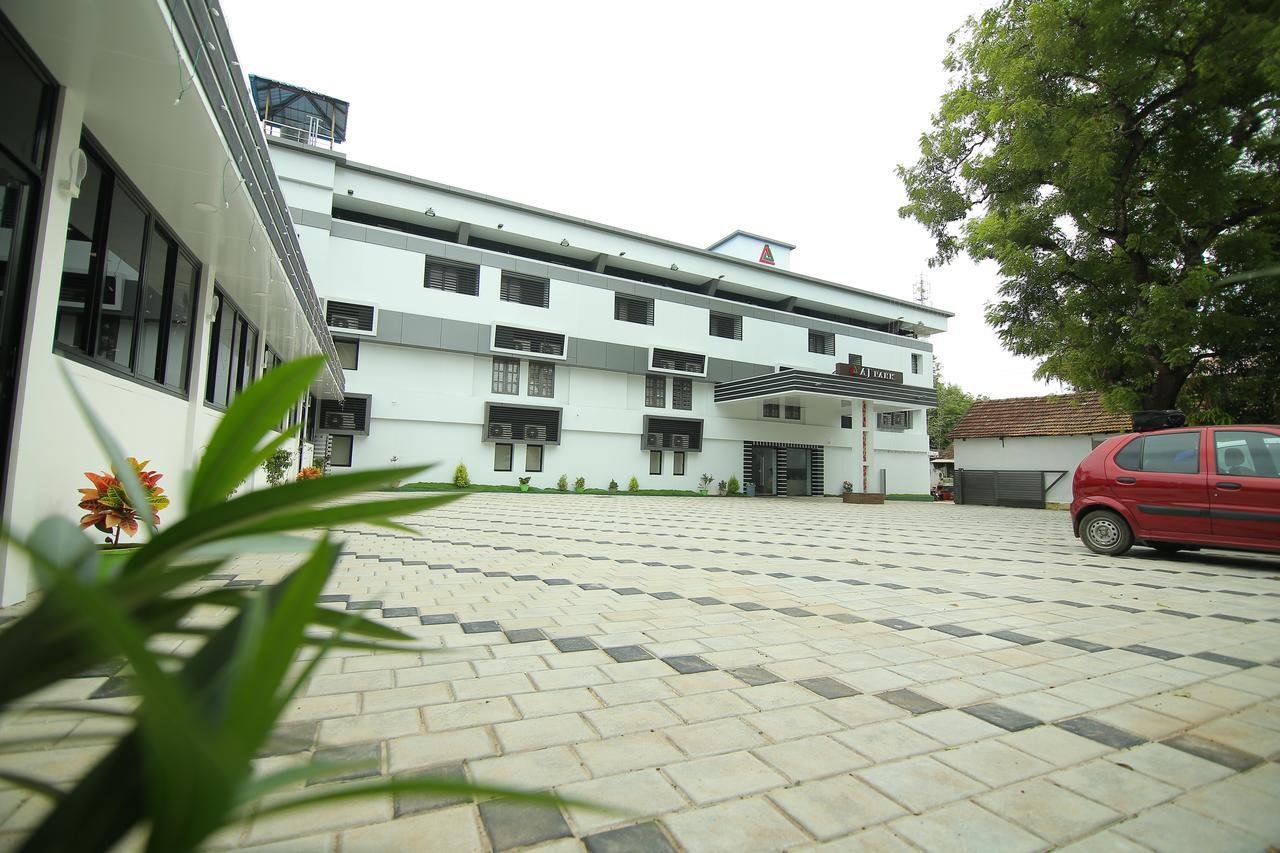 Hotel A J Park Alappuzha Экстерьер фото