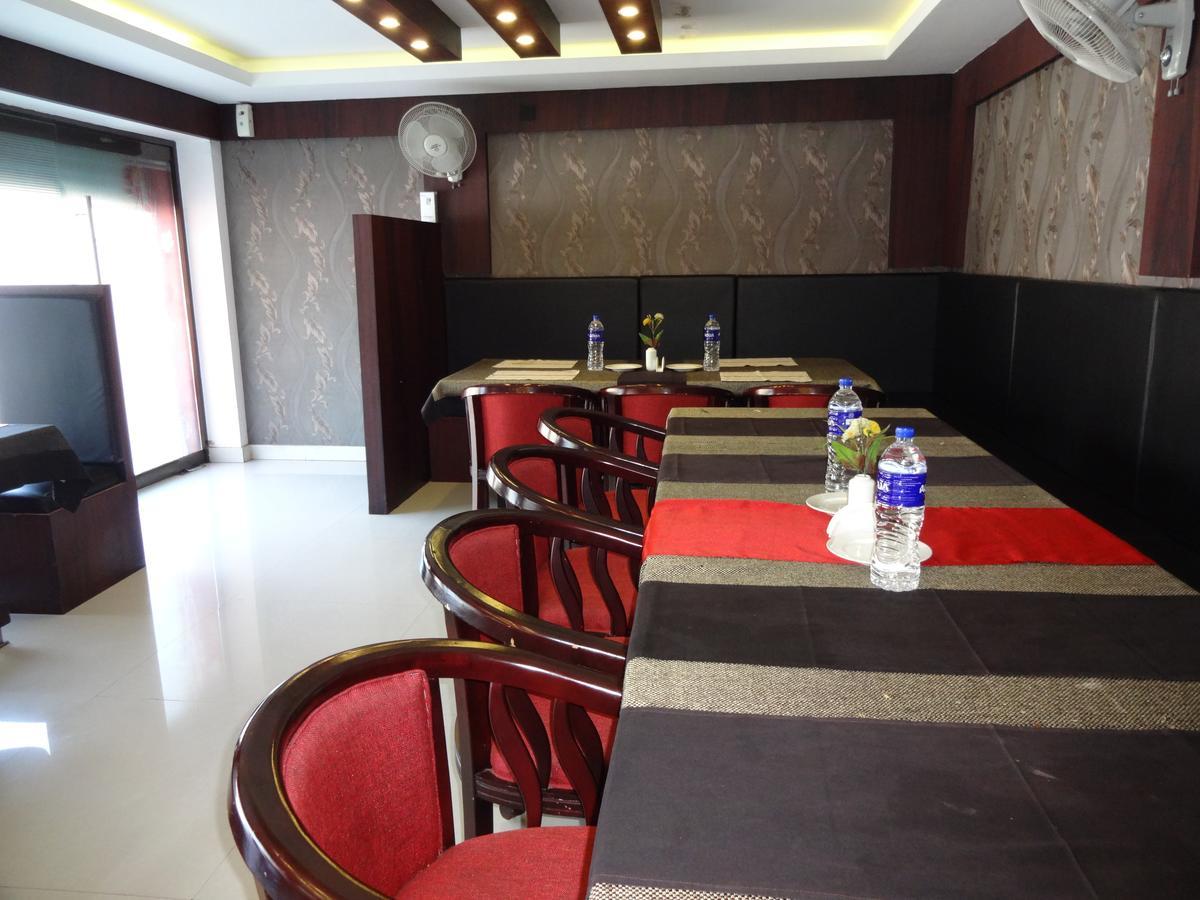 Hotel A J Park Alappuzha Экстерьер фото