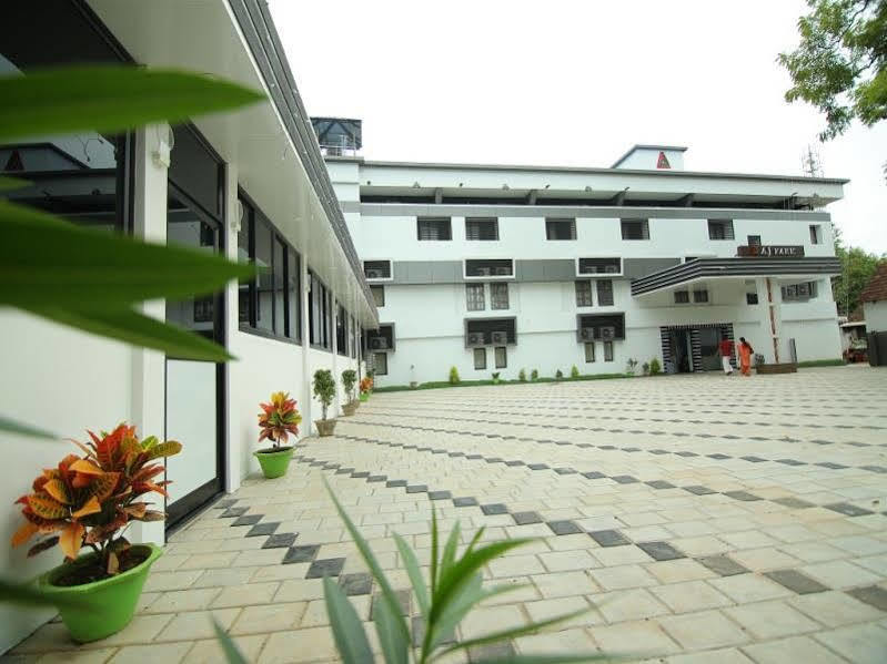 Hotel A J Park Alappuzha Экстерьер фото